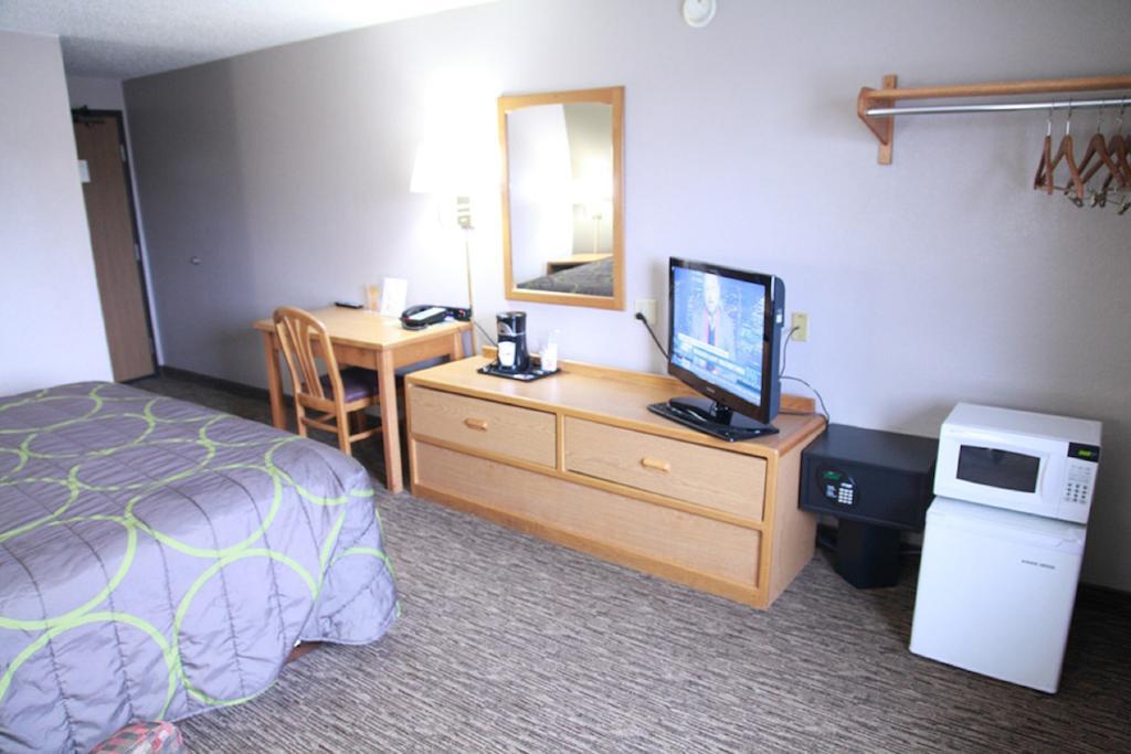 Super 8 By Wyndham Jamestown Habitación foto